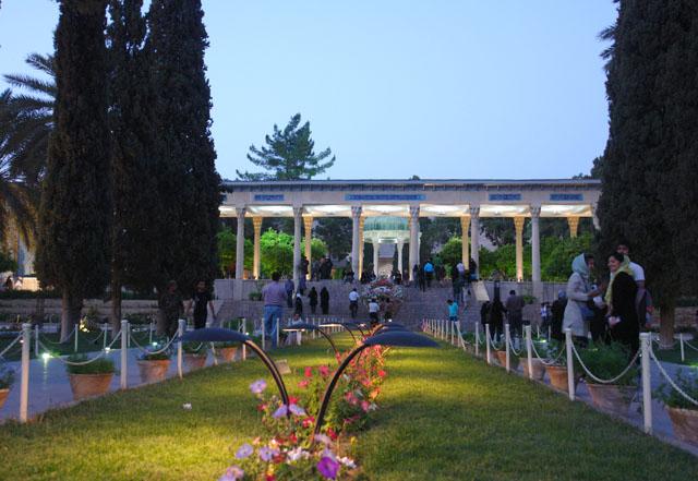 Axial view from entrance. The pavilion crowning Hafez's grave is visible through the middle bay of the colonnade