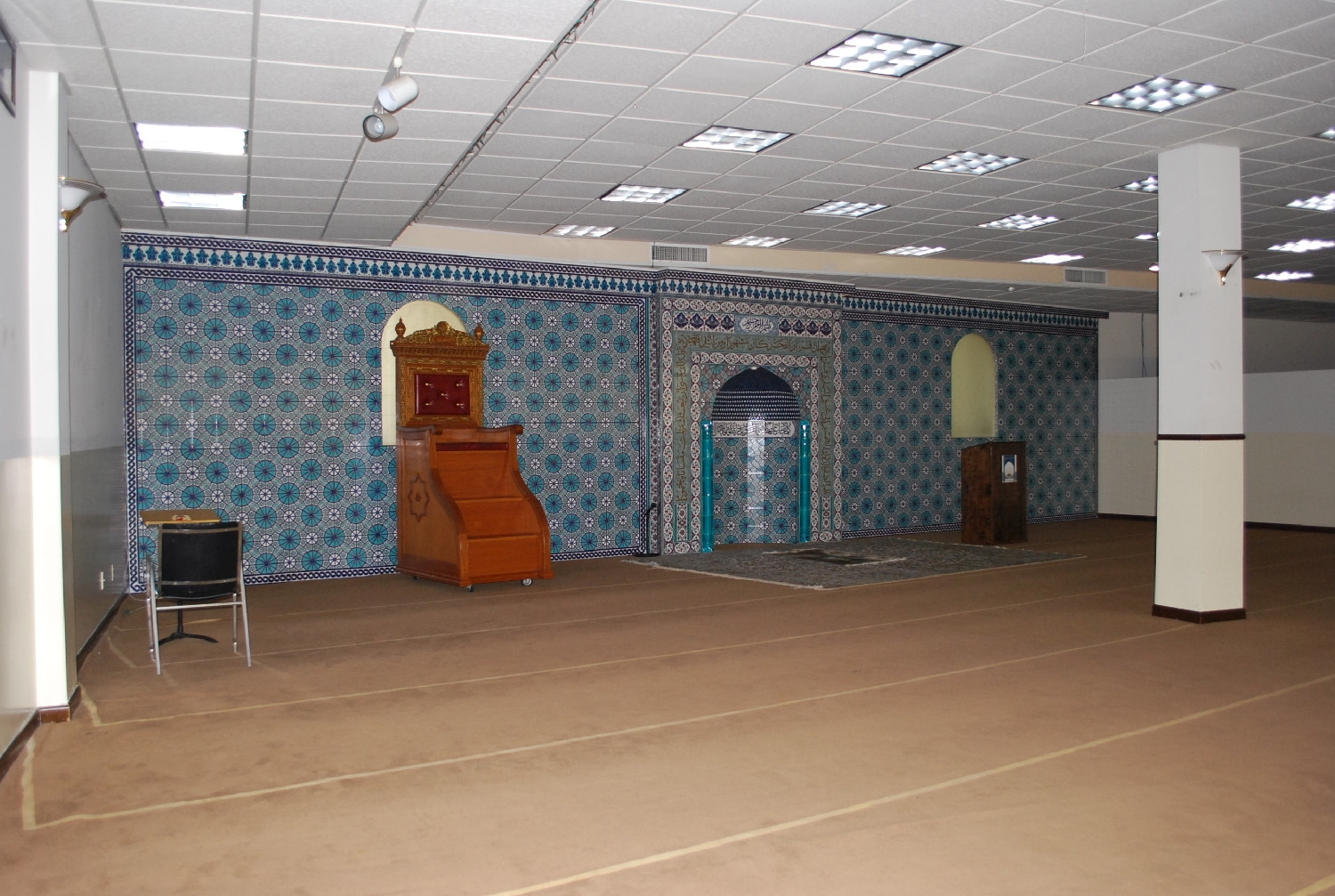 Main prayer hall, looking towards qibla wall