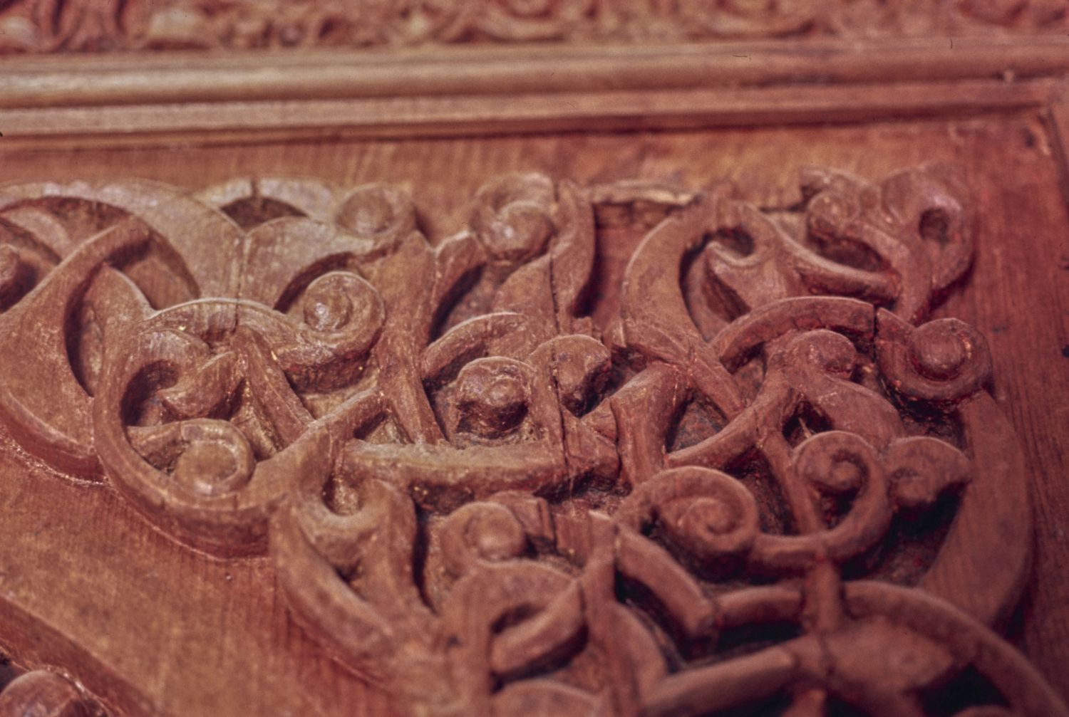 Minbar: detail of carved vegetal ornament.