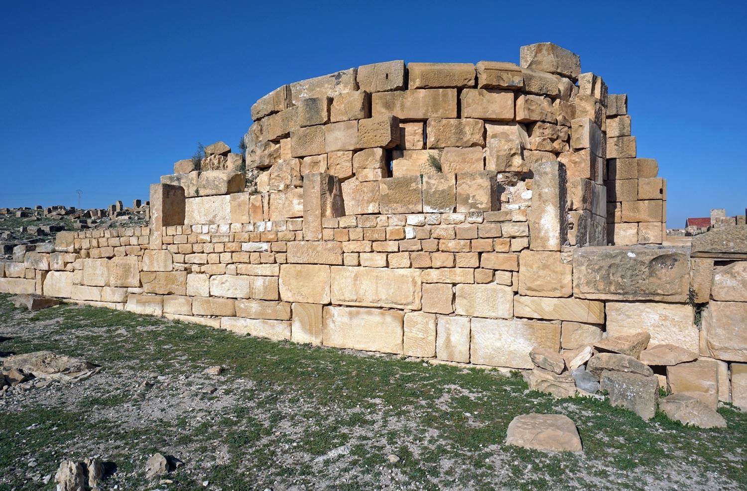 External side of western apse of Melleus' basilica